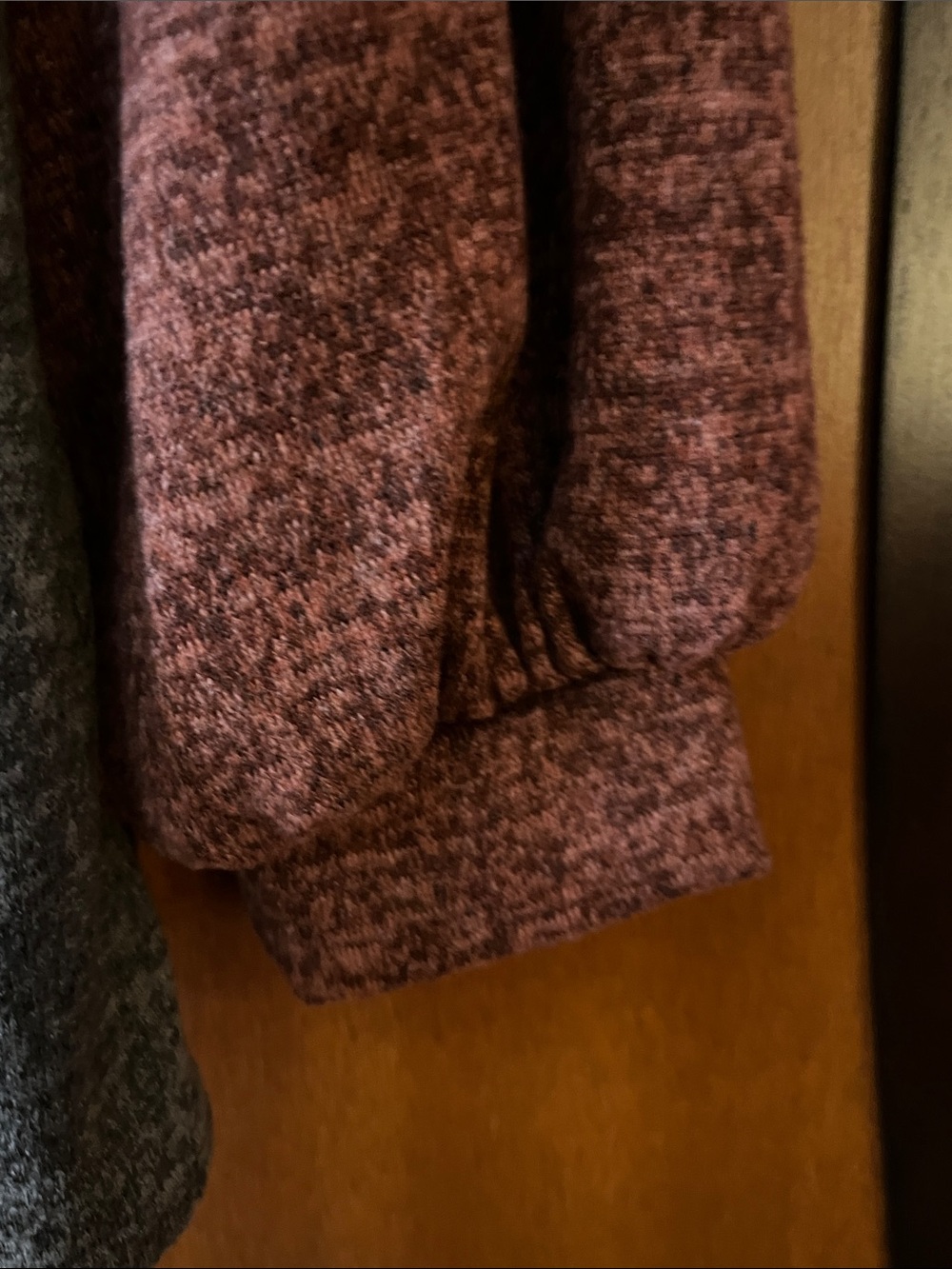BiBi Three-Tone V-Neck Pullover-Rust-Oatmeal-Charcoal w/Long Cuff Sleeve-Pocket - Picture 10 of 10